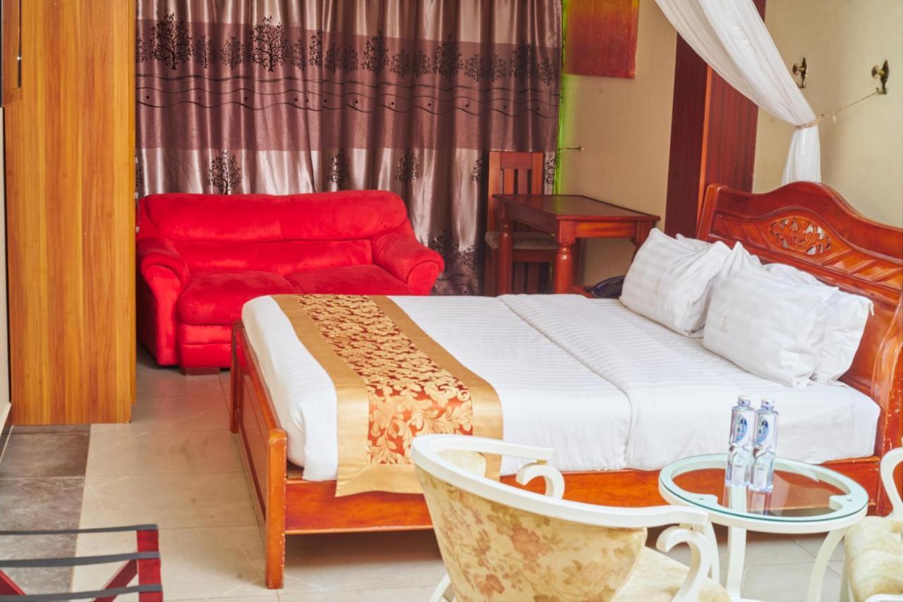 La Grande Hotel Kampala Dış mekan fotoğraf