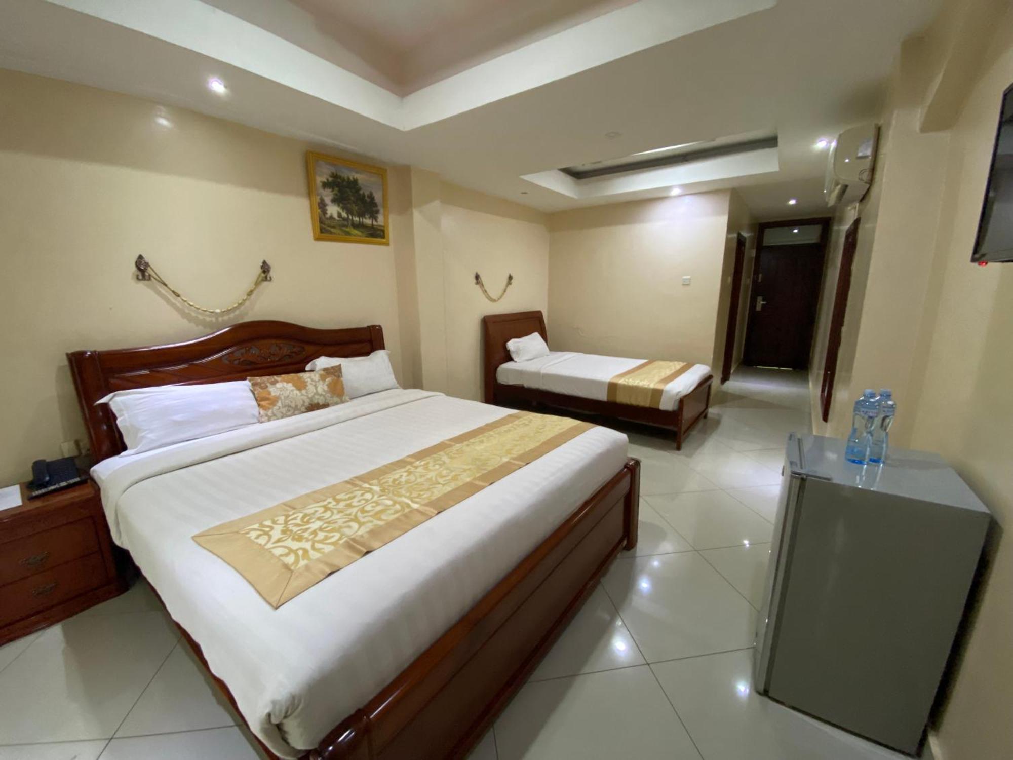 La Grande Hotel Kampala Dış mekan fotoğraf