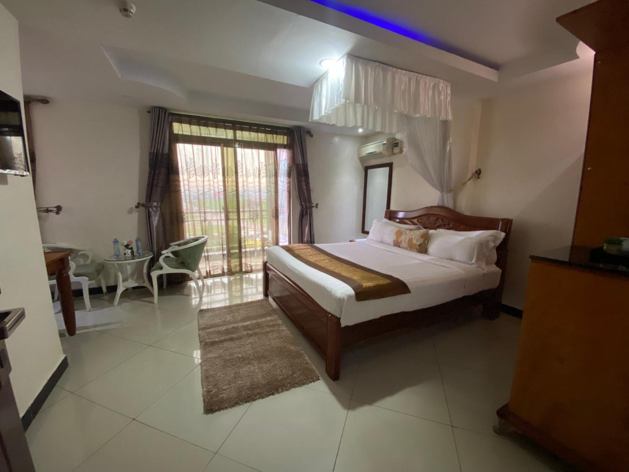 La Grande Hotel Kampala Dış mekan fotoğraf